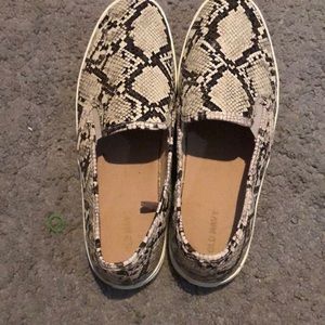 old navy slip on shoes barely worn
